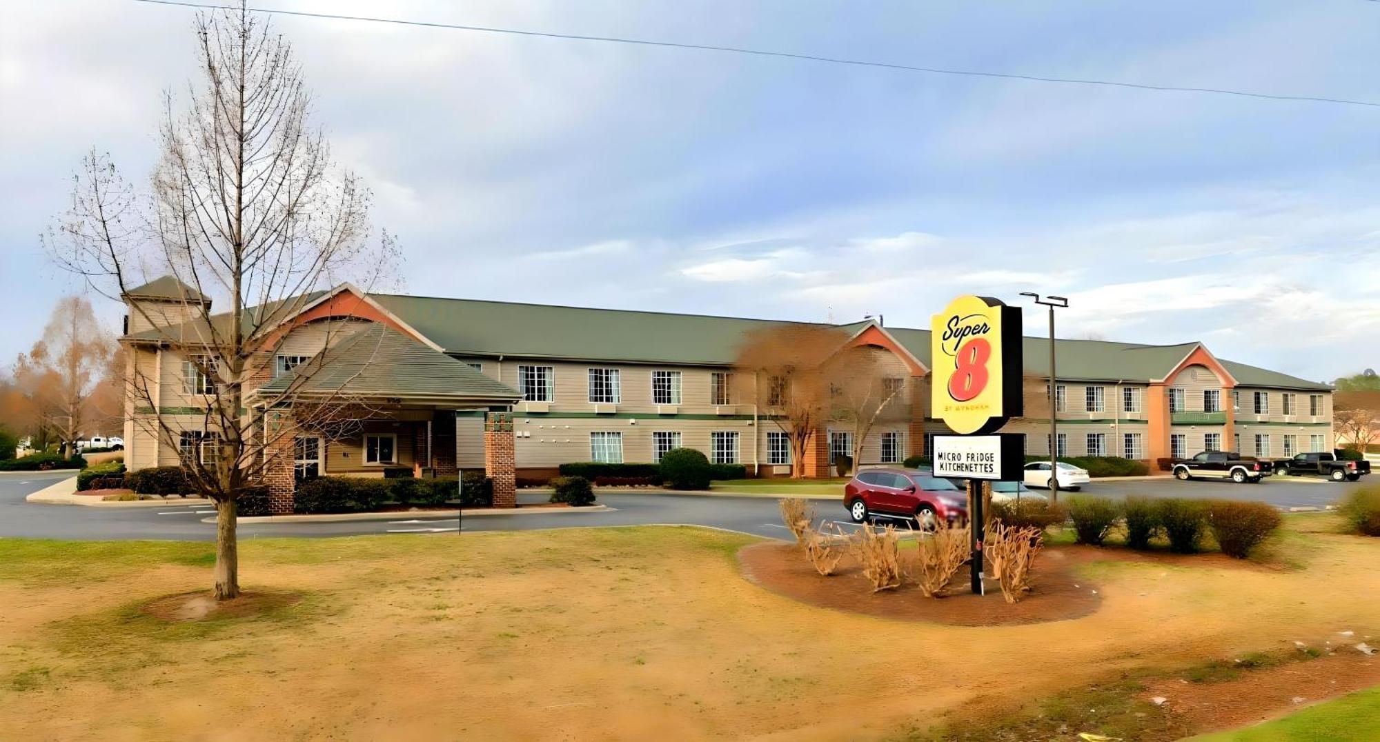 Super 8 By Wyndham Smithfield-Selma Hotel Exterior photo